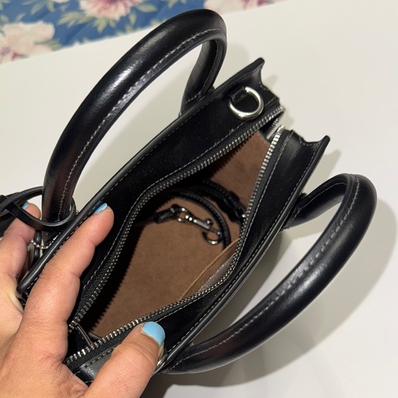 NWOT - Coach - Andrea Carryall - Black and White with Bow Design - Picture 5 of 5